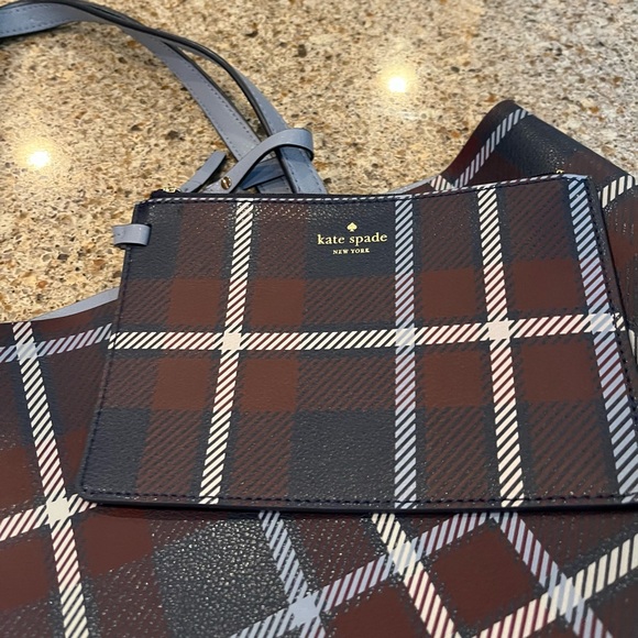 Kate Spade plaid tote with matching wristlet - Picture 3 of 8
